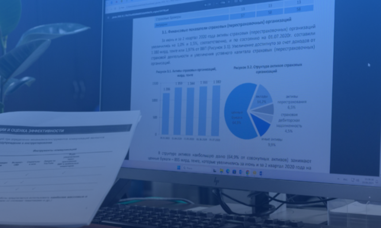 Computer displaying pay reports and charts on the screen, symbolising companies’ practical initiatives for pay transparency, pay gap analysis, and HR data management.